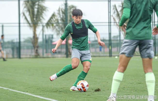 在U17世界杯1/4决赛阿根廷3-0战胜巴西的比赛中，他上演帽子戏法，一人包办全部进球。